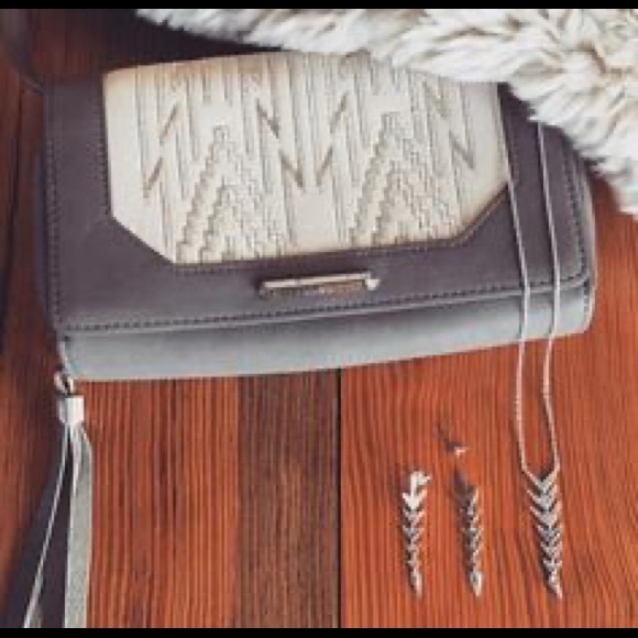 Hudson medium crossbody- Dove grey - Picture 6 of 7